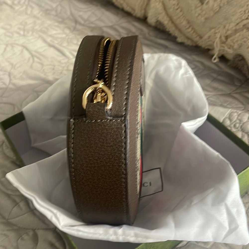 Mini shoulder bag.